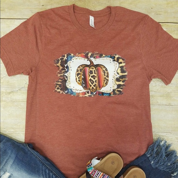 Tops - Pumpkin T-shirt NEW